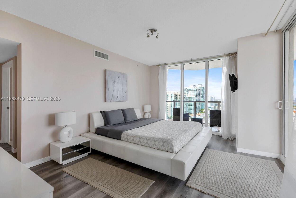 16699 Collins Ave #2007, Sunny Isles Beach FL 33160