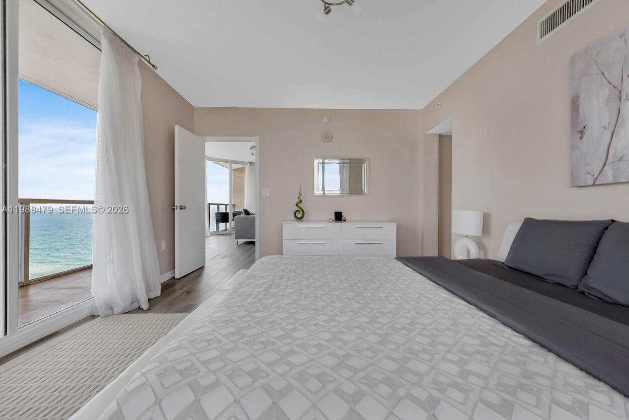 16699 Collins Ave #2007, Sunny Isles Beach FL 33160