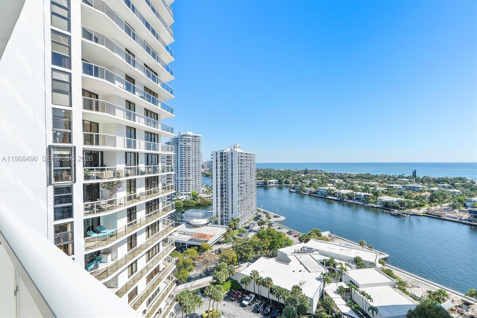 20281 E Country Cub Drive #1712, Aventura FL 33180