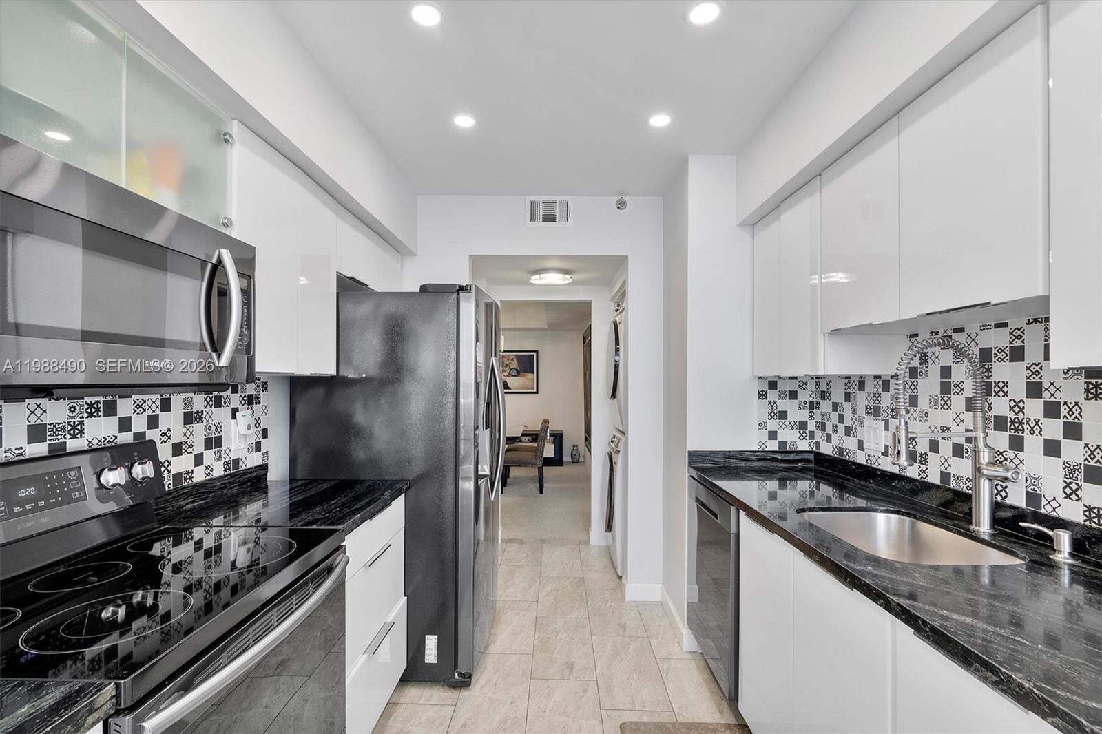 20281 E Country Cub Drive #1712, Aventura FL 33180