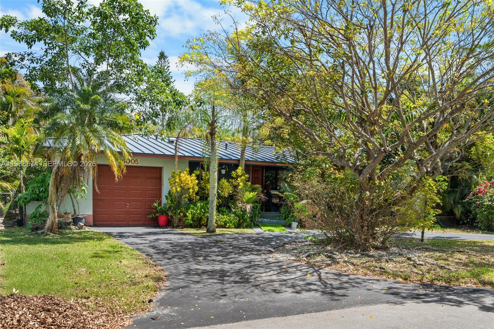 6005 SW 64th Pl, South Miami FL 33143