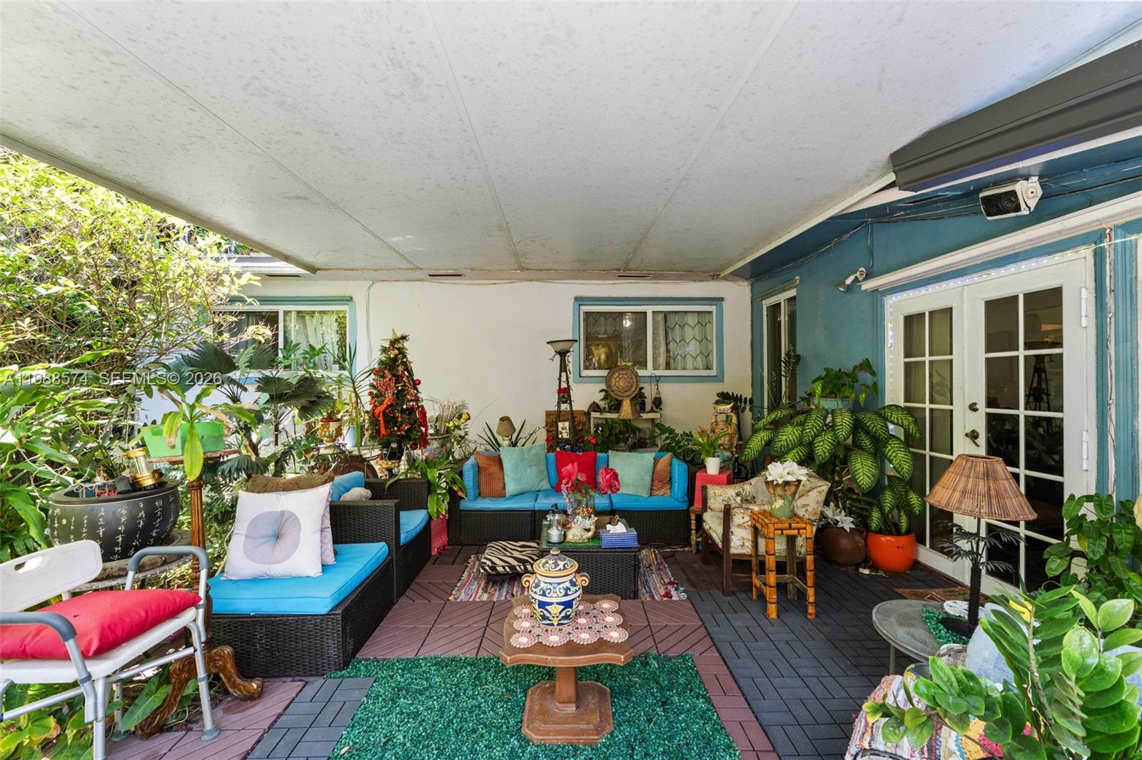 6005 SW 64th Pl, South Miami FL 33143