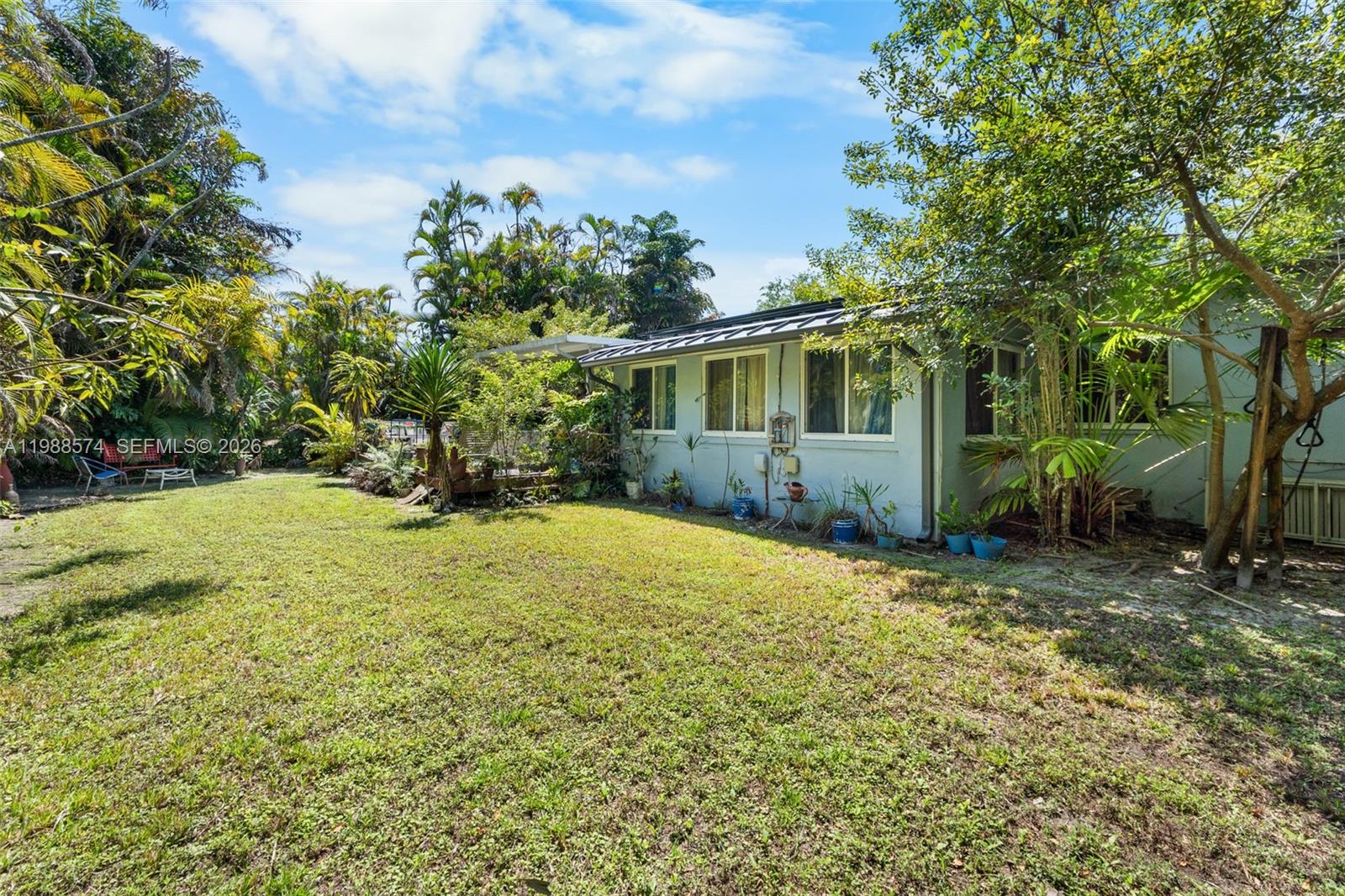 6005 SW 64th Pl, South Miami FL 33143