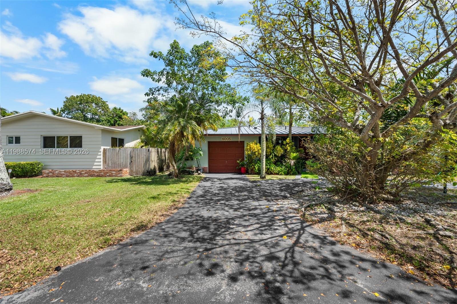 6005 SW 64th Pl, South Miami FL 33143