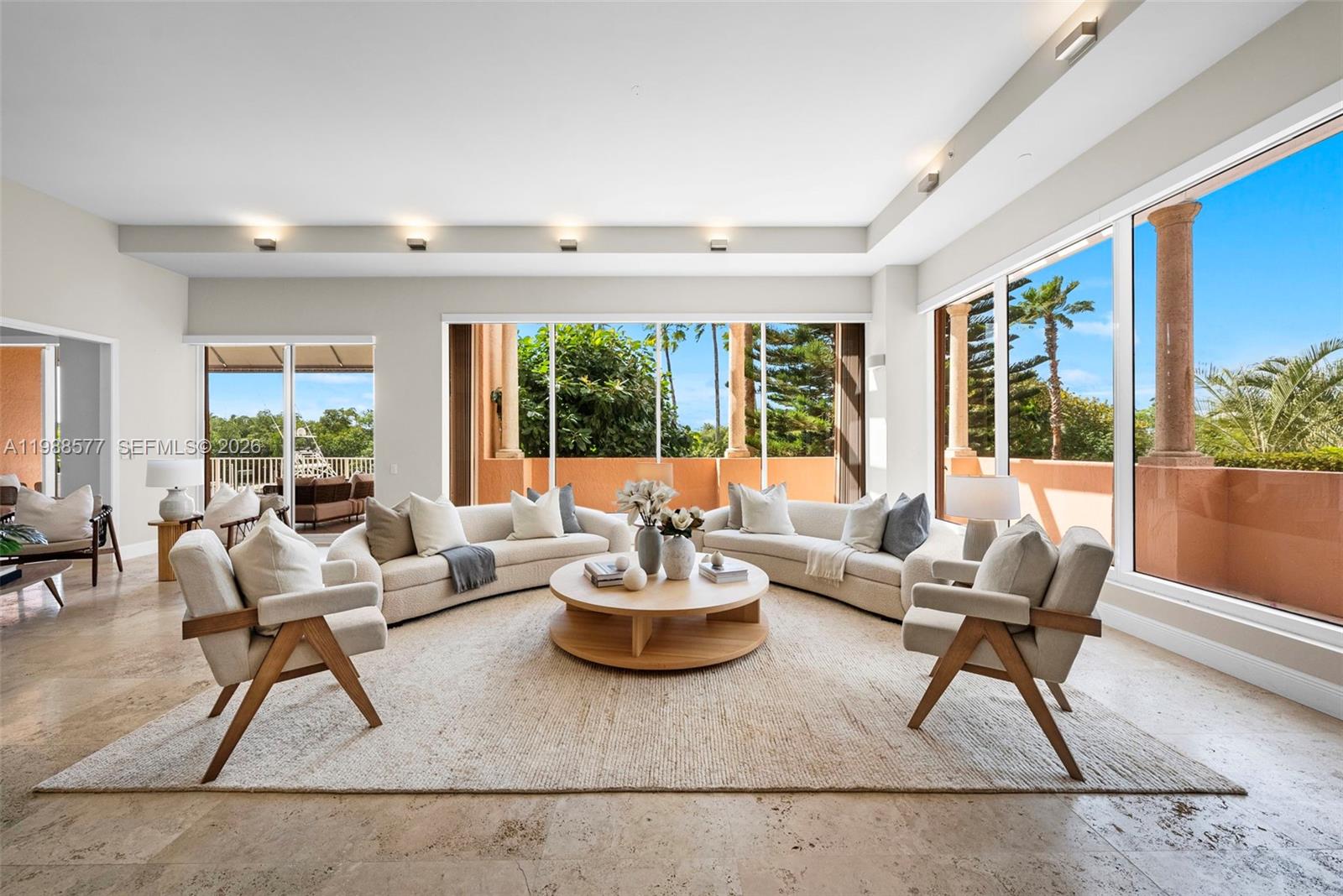 10 Edgewater Dr #Lanai South, Coral Gables FL 33133