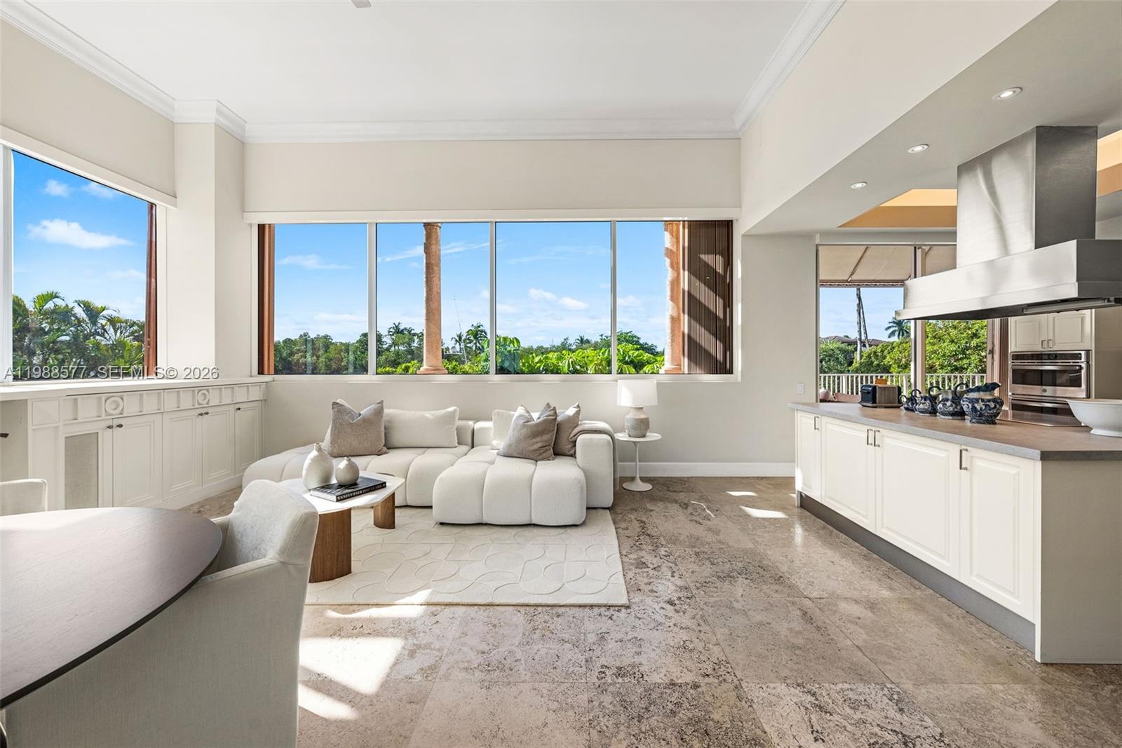 10 Edgewater Dr #Lanai South, Coral Gables FL 33133