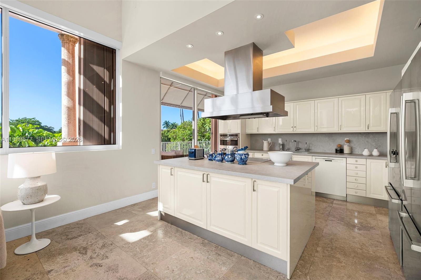 10 Edgewater Dr #Lanai South, Coral Gables FL 33133