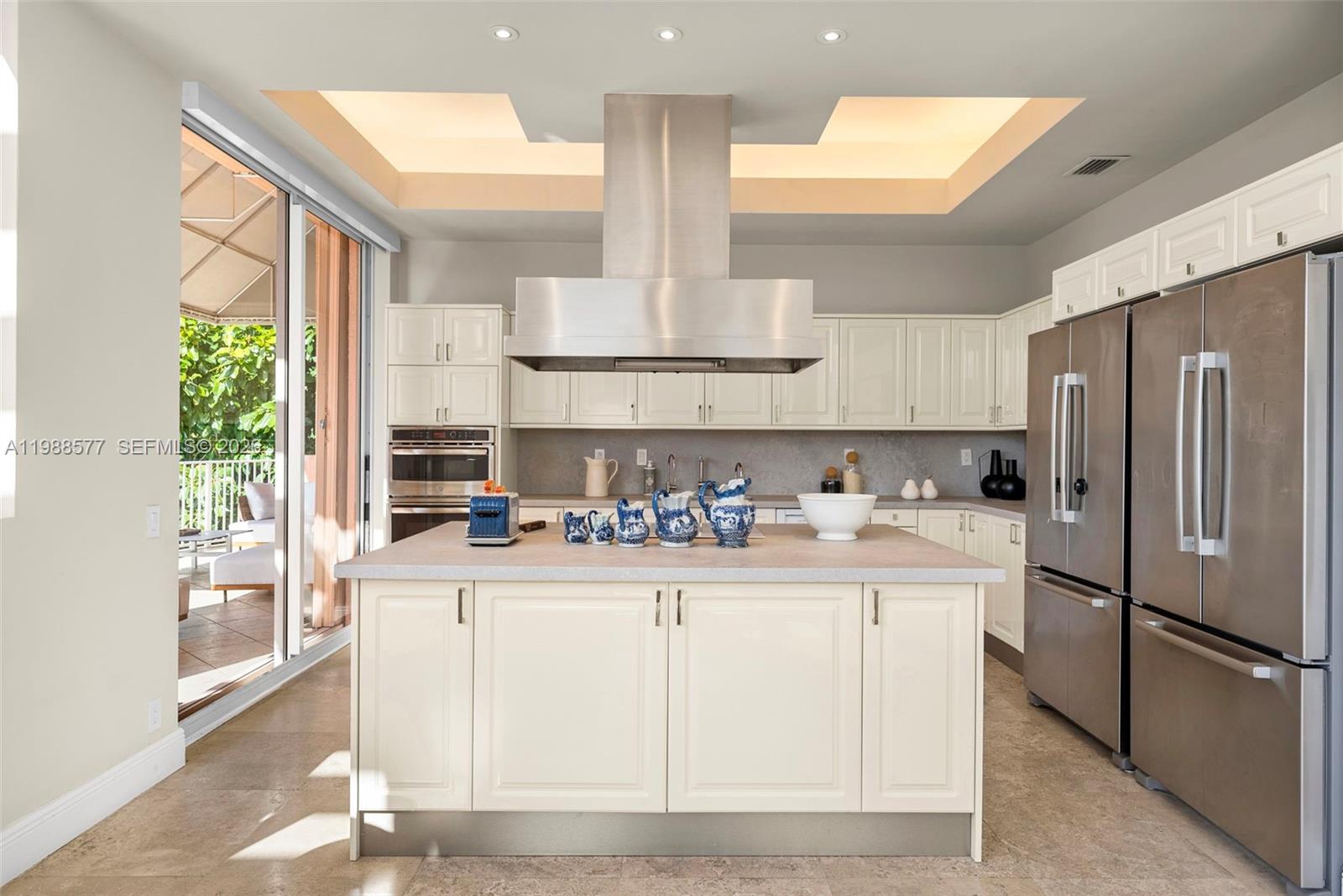 10 Edgewater Dr #Lanai South, Coral Gables FL 33133