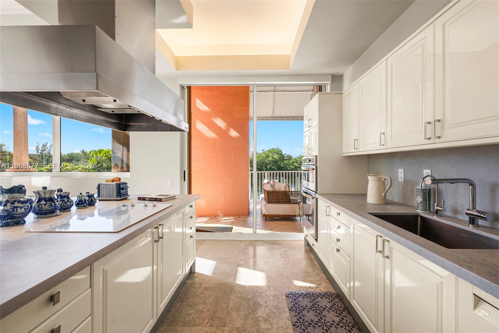 10 Edgewater Dr #Lanai South, Coral Gables FL 33133