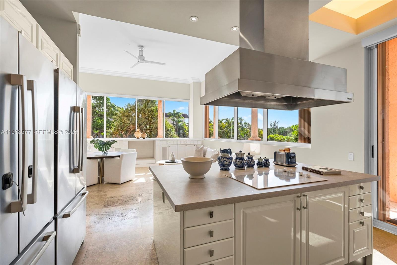 10 Edgewater Dr #Lanai South, Coral Gables FL 33133