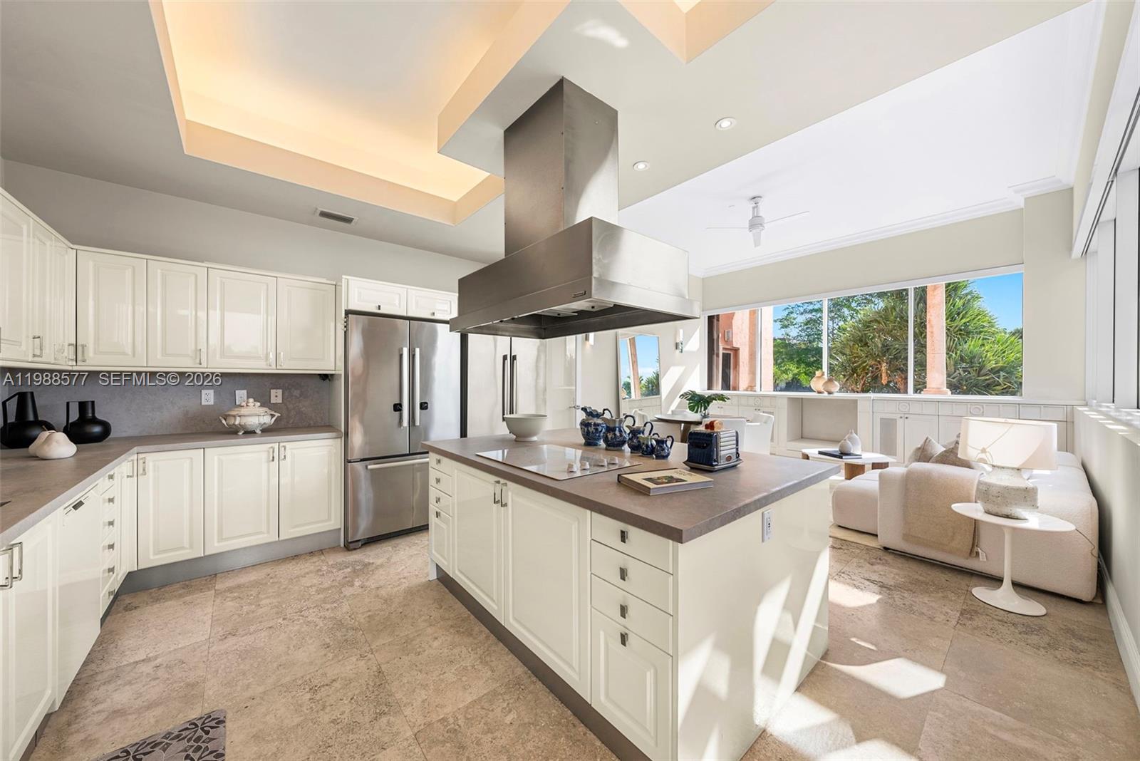 10 Edgewater Dr #Lanai South, Coral Gables FL 33133