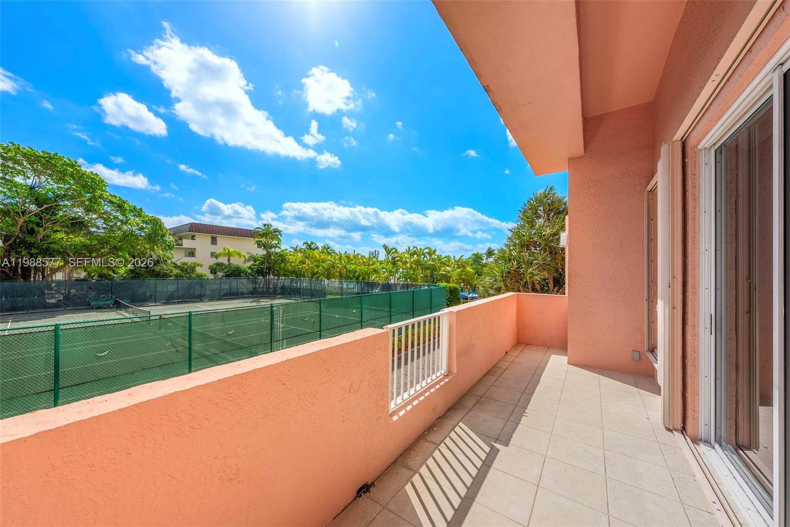 10 Edgewater Dr #Lanai South, Coral Gables FL 33133