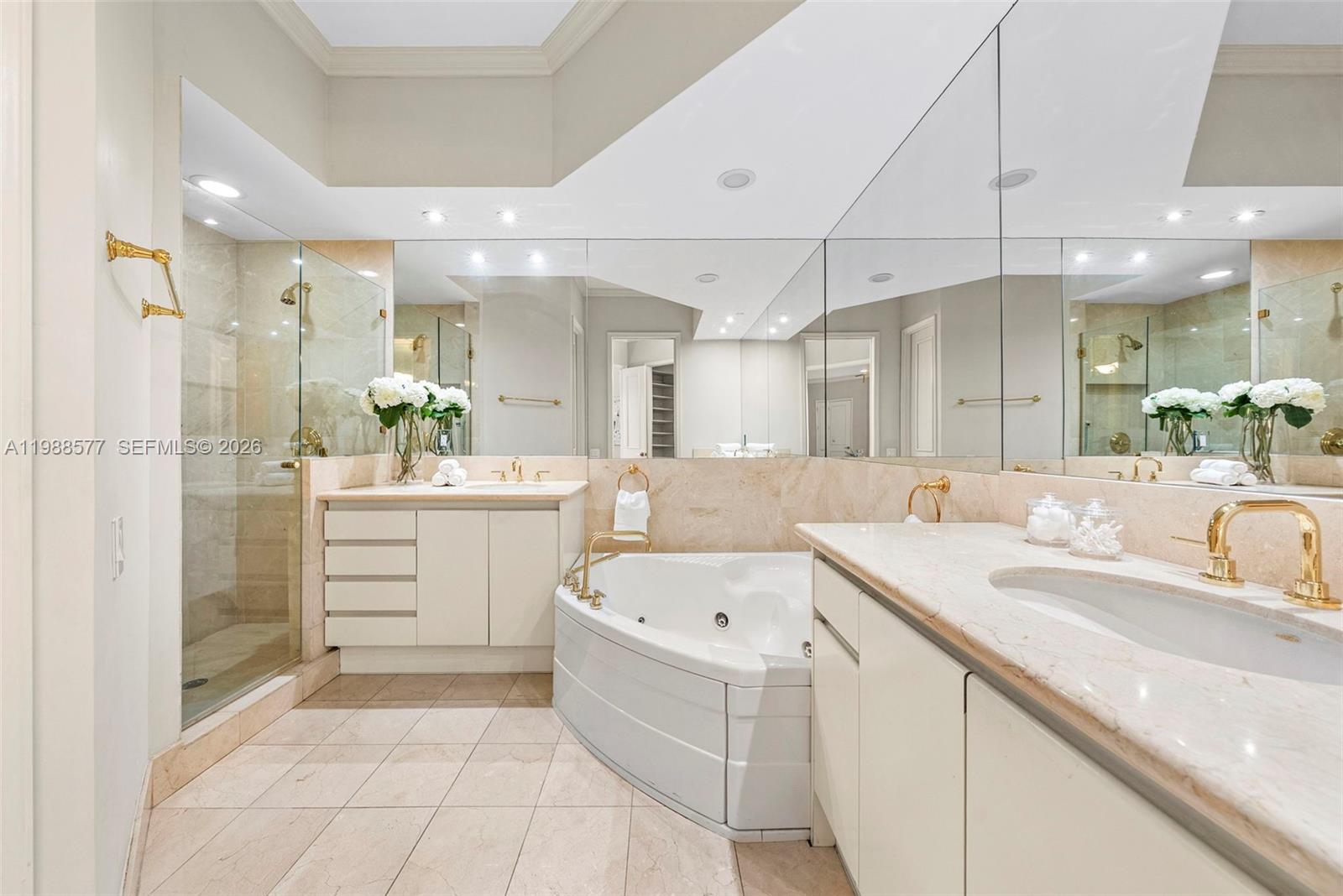 10 Edgewater Dr #Lanai South, Coral Gables FL 33133