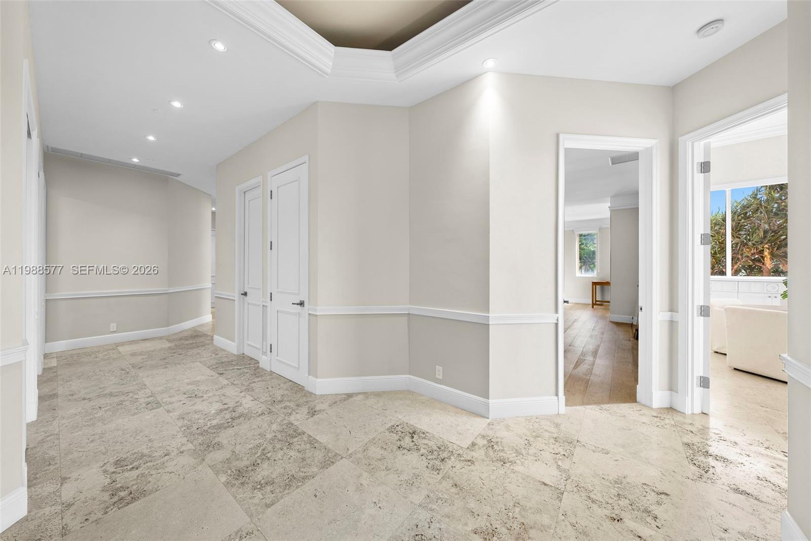 10 Edgewater Dr #Lanai South, Coral Gables FL 33133