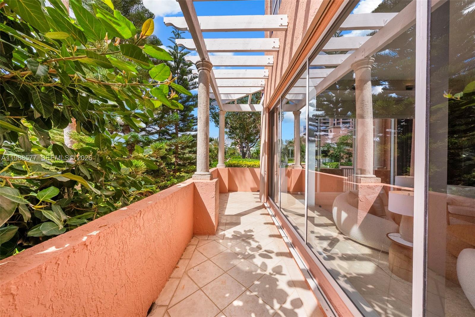 10 Edgewater Dr #Lanai South, Coral Gables FL 33133
