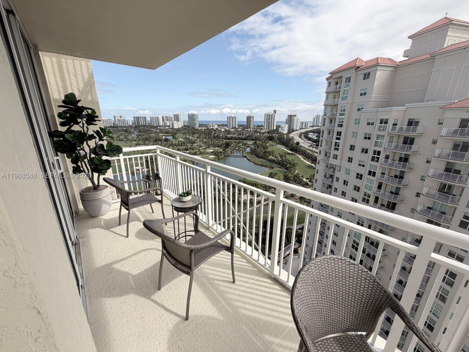 19501 W Country Club Dr #2204, Aventura FL 33180