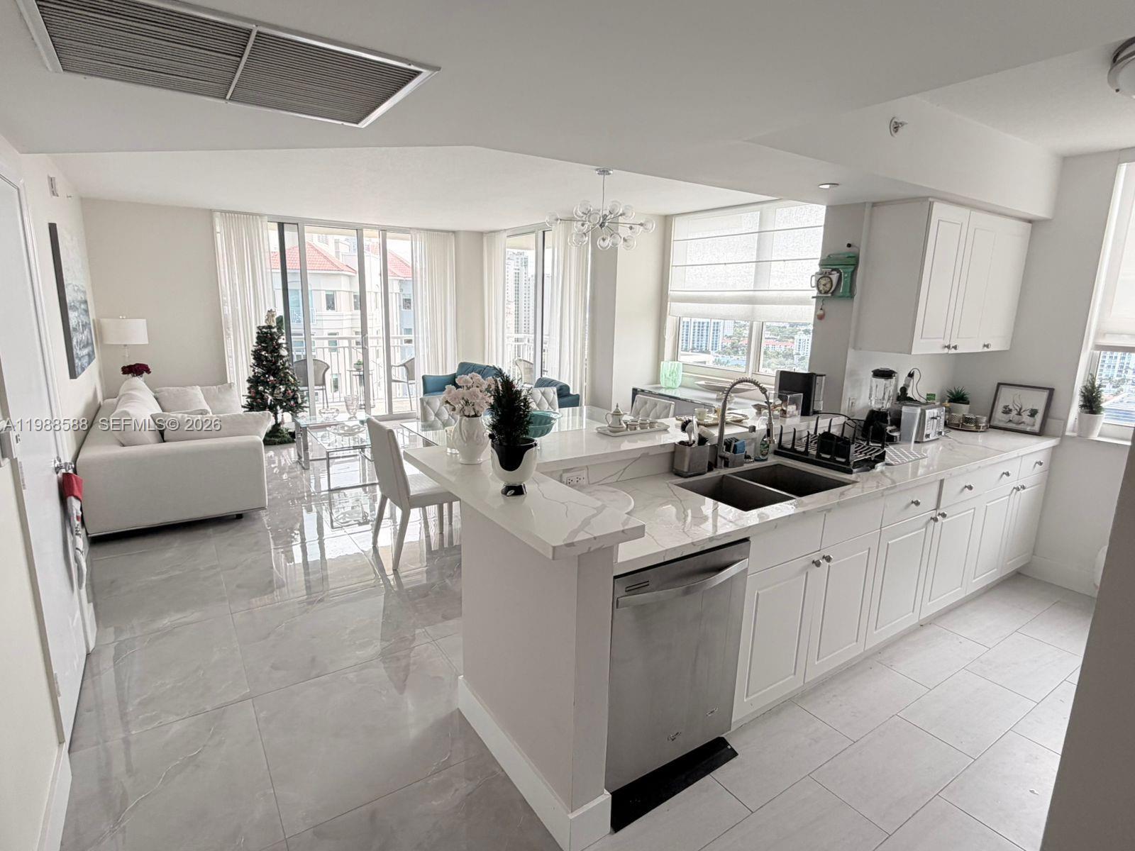 19501 W Country Club Dr #2204, Aventura FL 33180