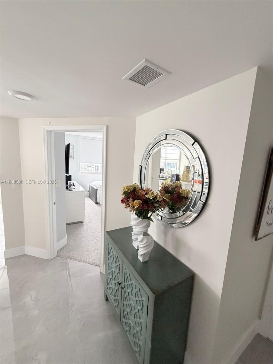 19501 W Country Club Dr #2204, Aventura FL 33180