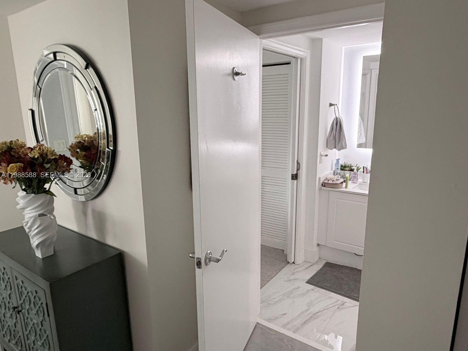 19501 W Country Club Dr #2204, Aventura FL 33180