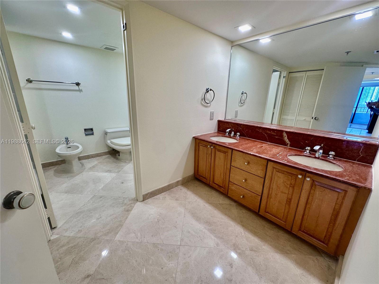 520 Brickell Key Dr #A2015, Miami FL 33131