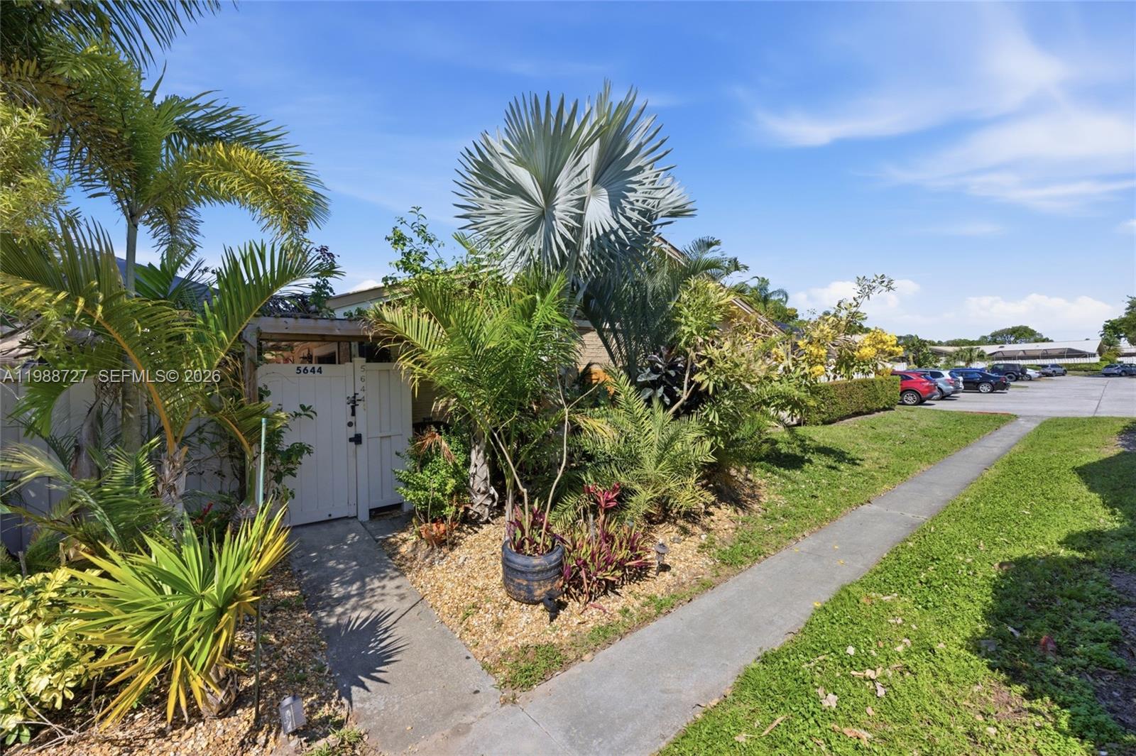 5644 Eagle Lake Dr, Palm Beach Gardens FL 33418