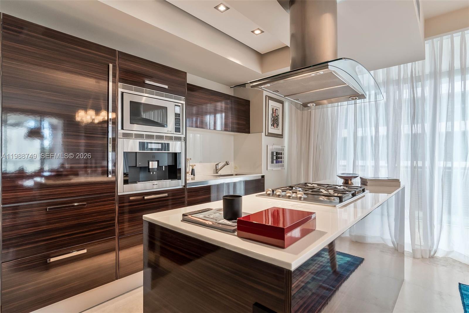3737 Collins Ave #S-203, Miami Beach FL 33140