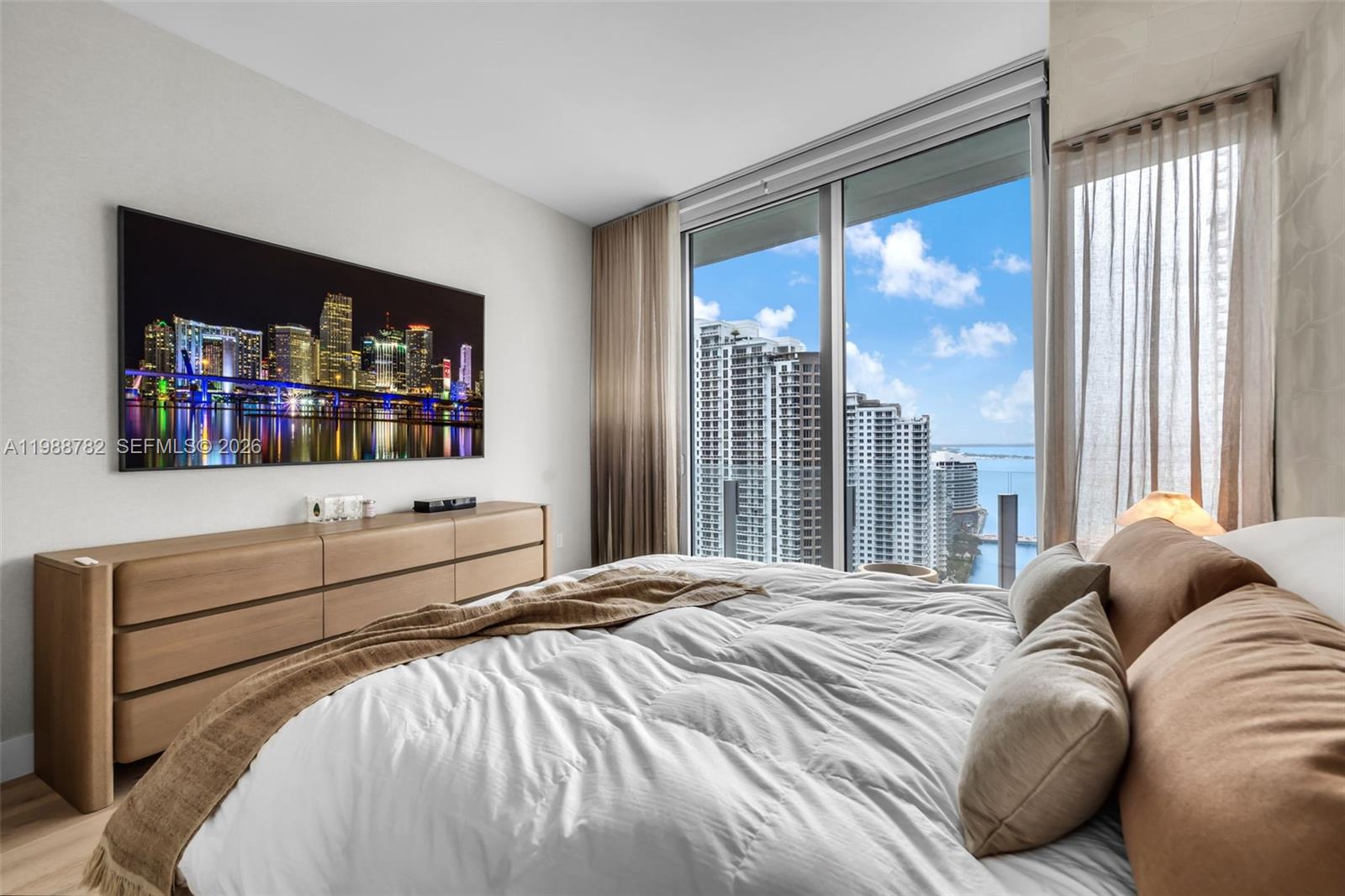 300 Biscayne Boulevard Way #2605W, Miami FL 33131