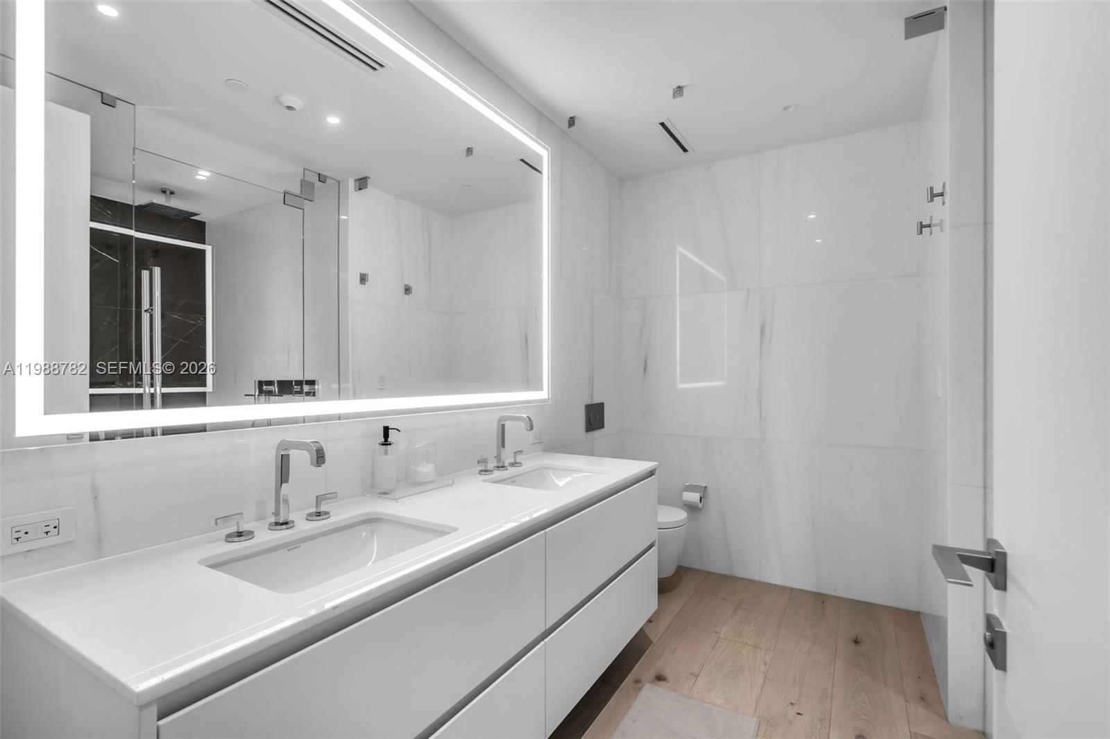 300 Biscayne Boulevard Way #2605W, Miami FL 33131