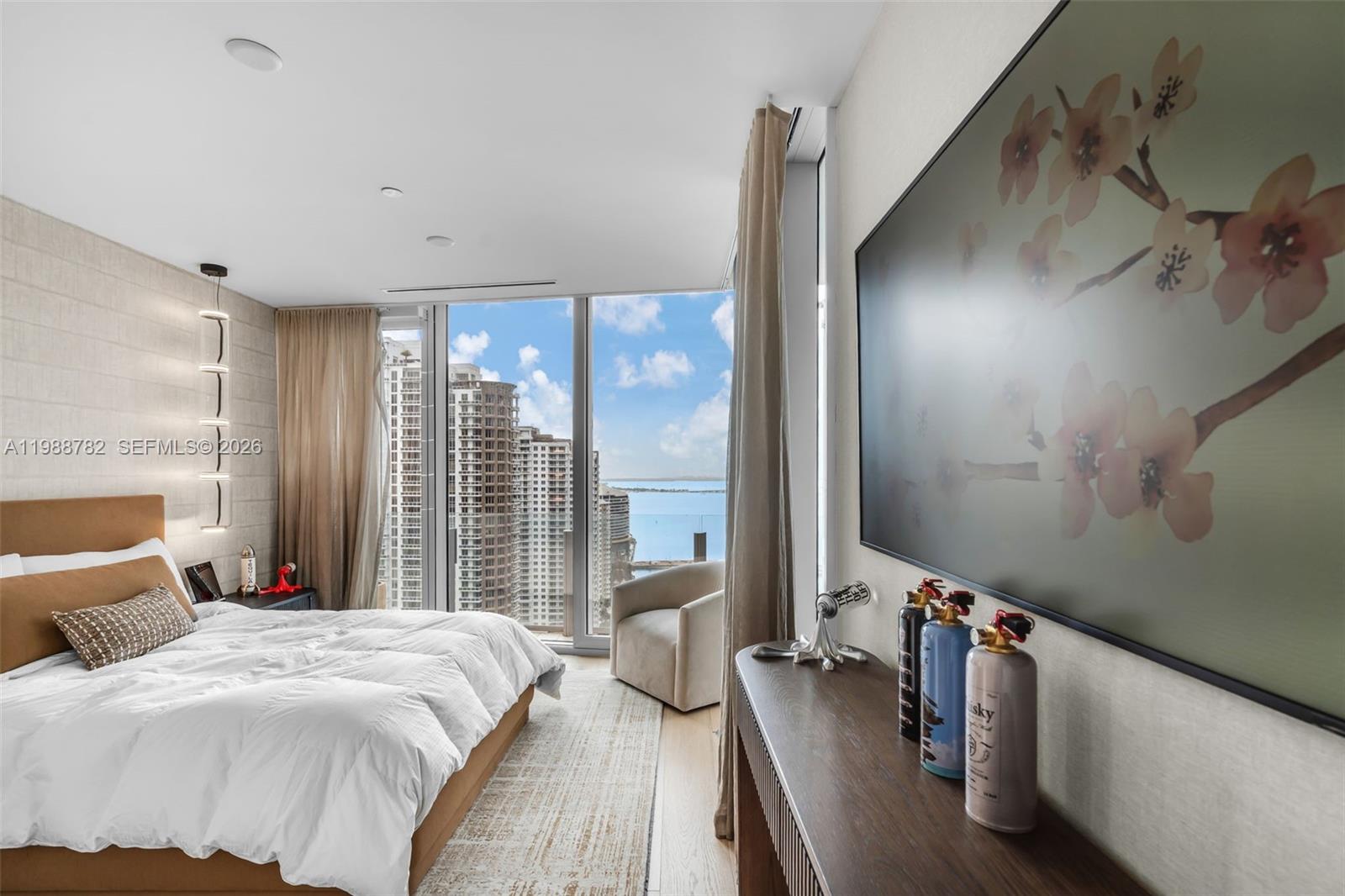 300 Biscayne Boulevard Way #2605W, Miami FL 33131