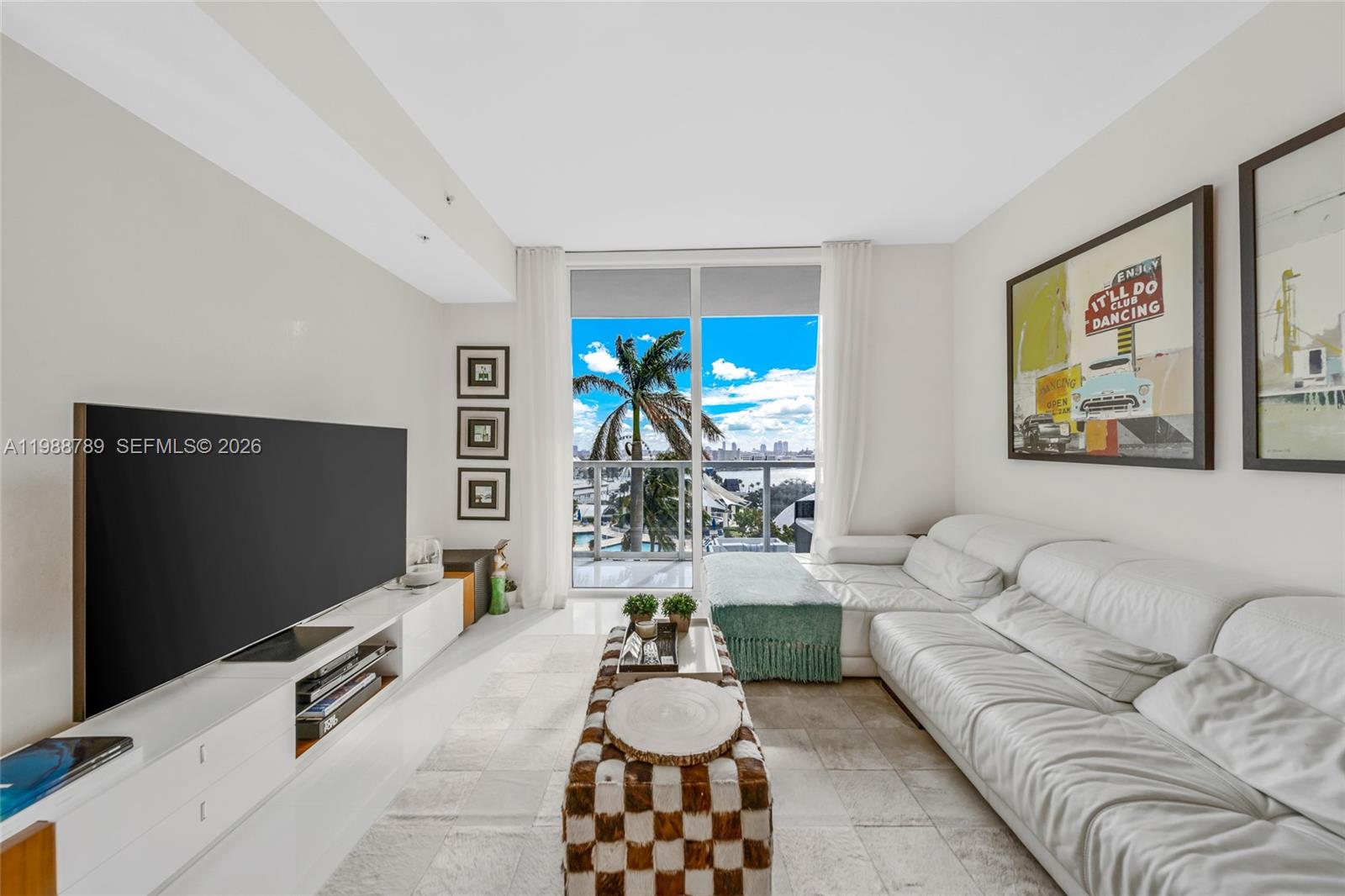 253 NE 2nd St #1109, Miami FL 33132