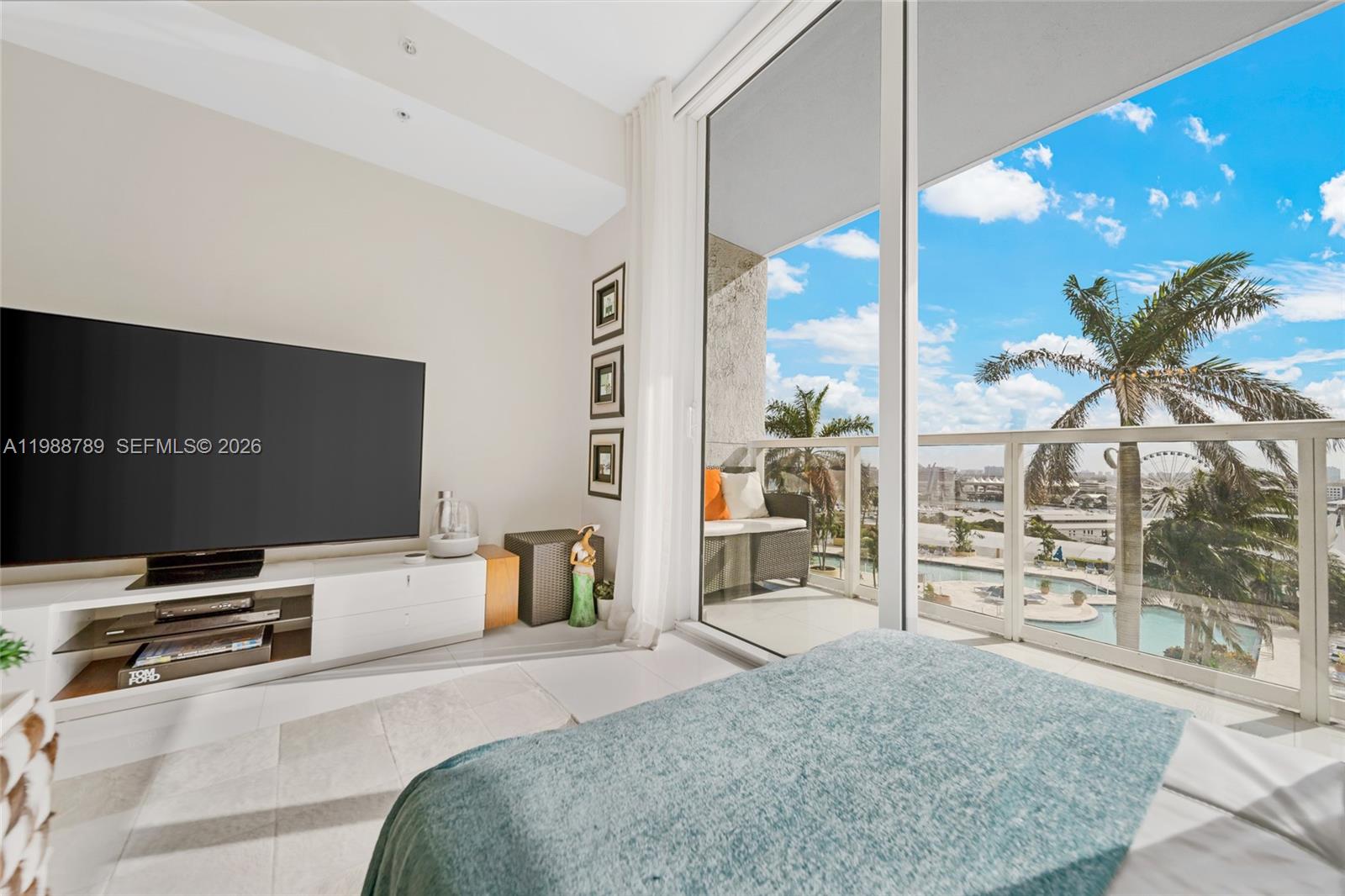 253 NE 2nd St #1109, Miami FL 33132