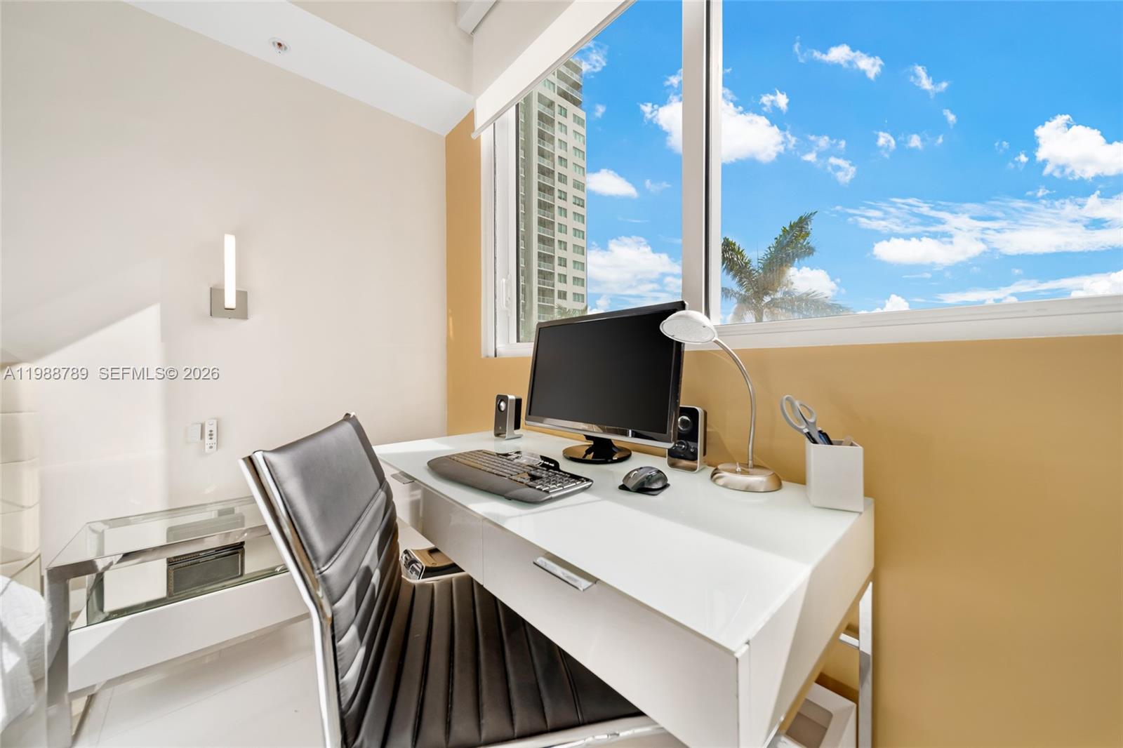 253 NE 2nd St #1109, Miami FL 33132