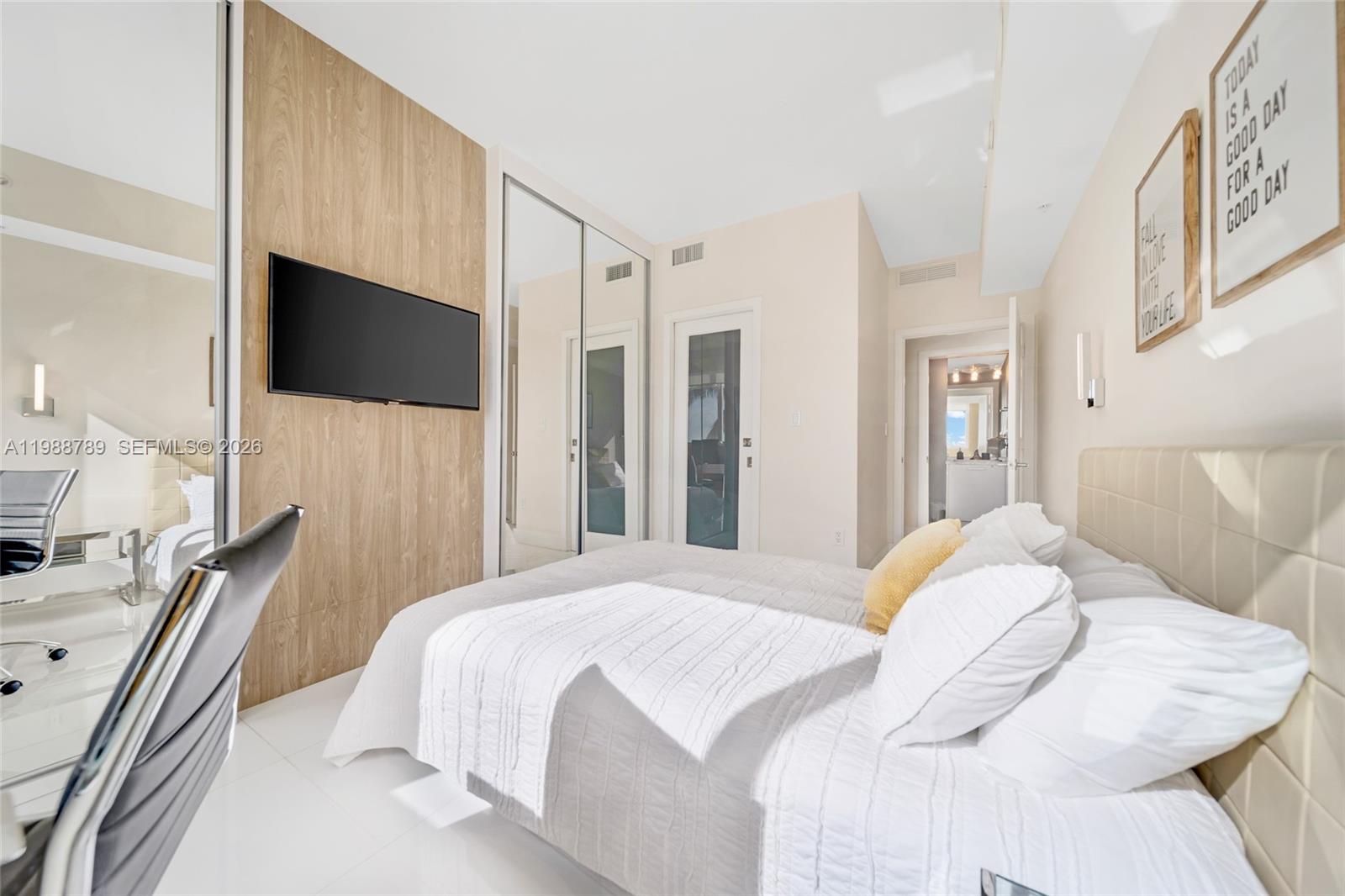 253 NE 2nd St #1109, Miami FL 33132