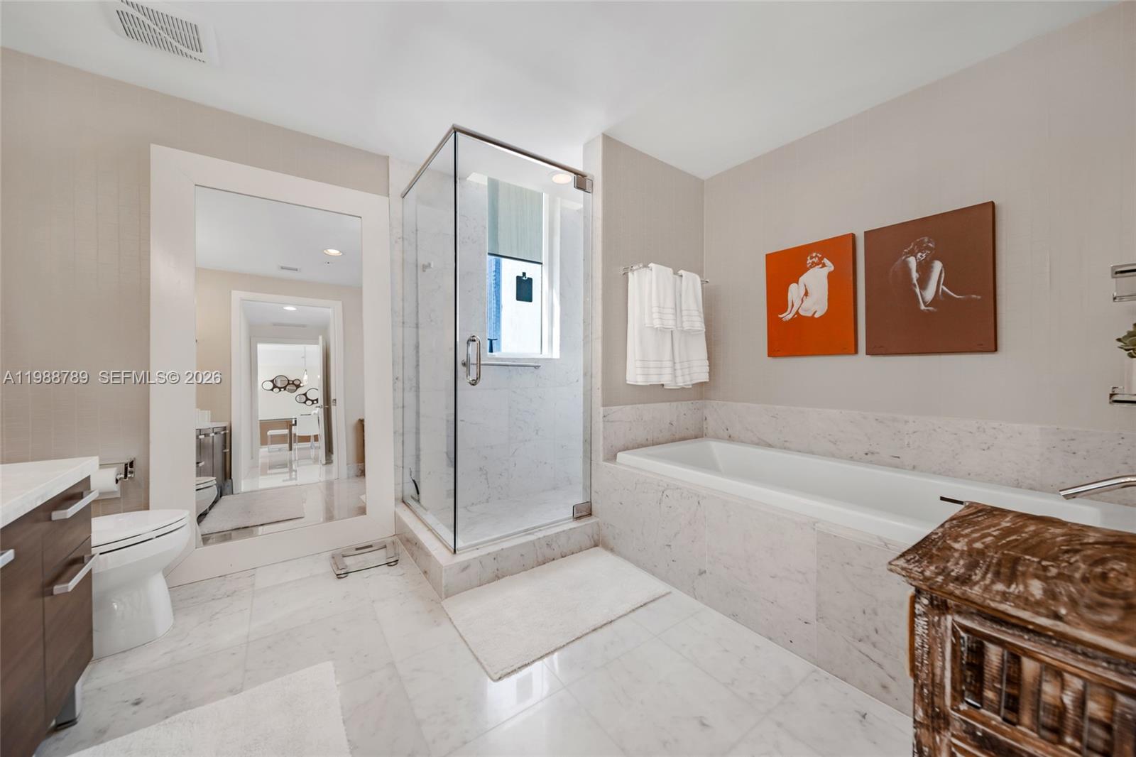 253 NE 2nd St #1109, Miami FL 33132