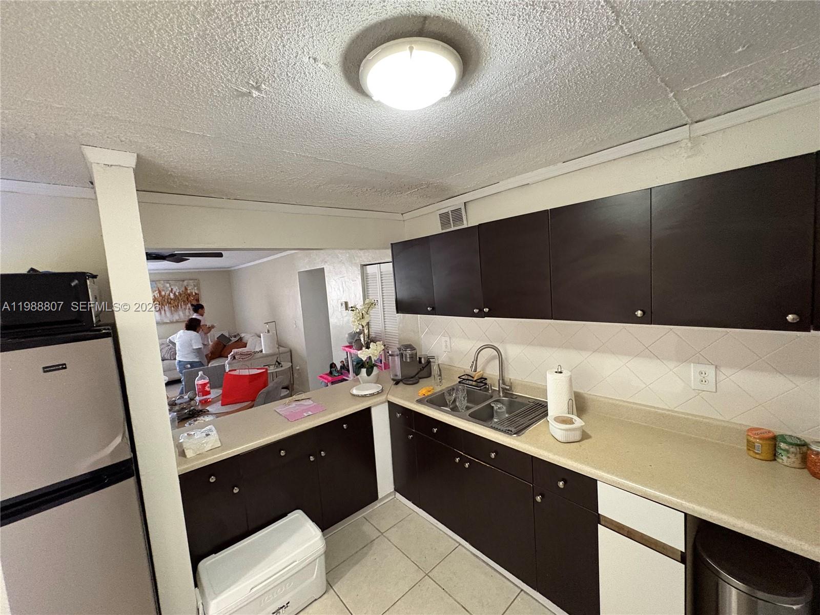 1950 W 56th St #2309D, Hialeah FL 33012
