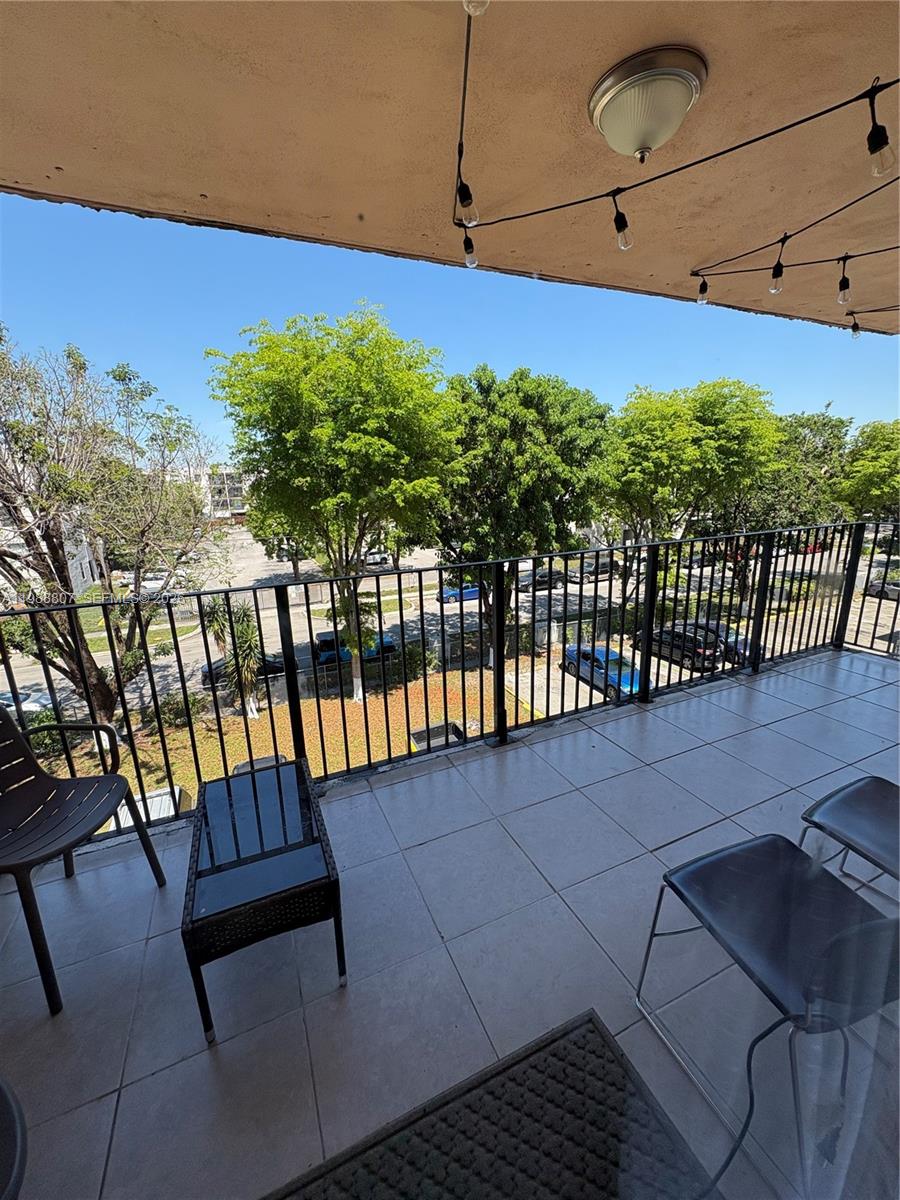 1950 W 56th St #2309D, Hialeah FL 33012