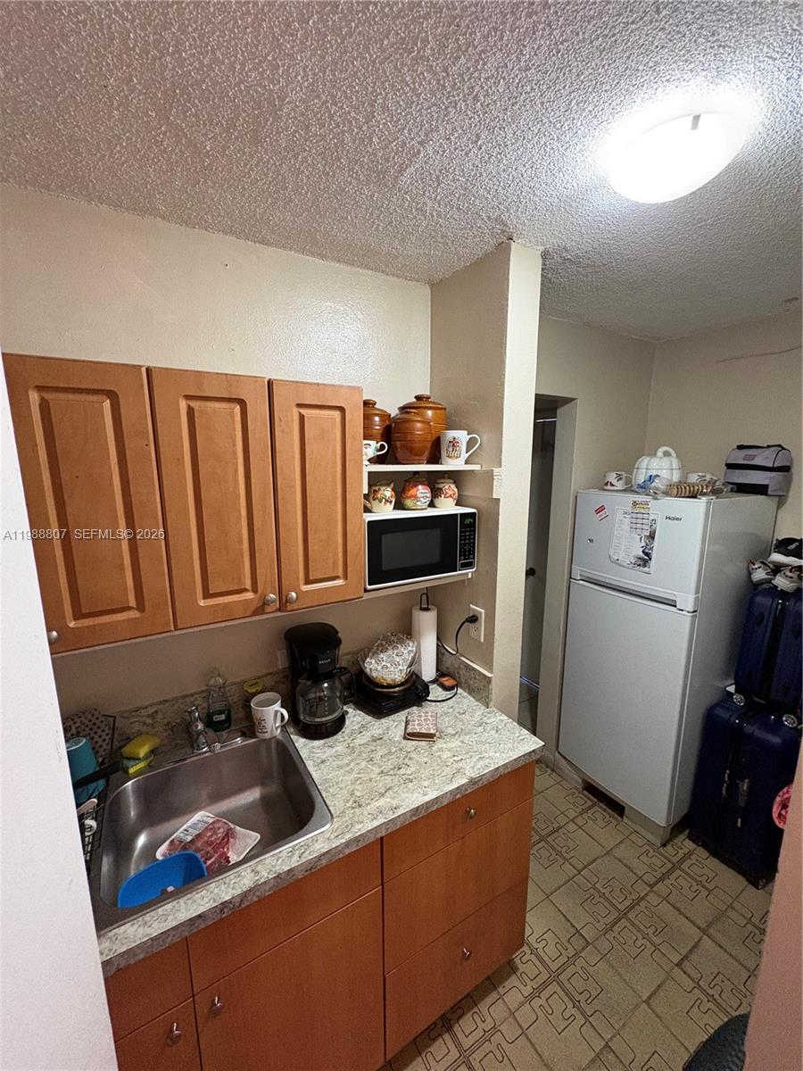1950 W 56th St #2309D, Hialeah FL 33012