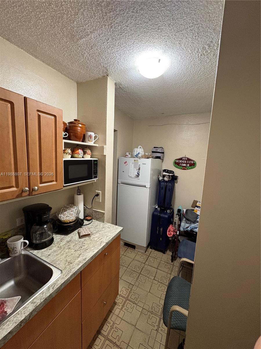 1950 W 56th St #2309D, Hialeah FL 33012