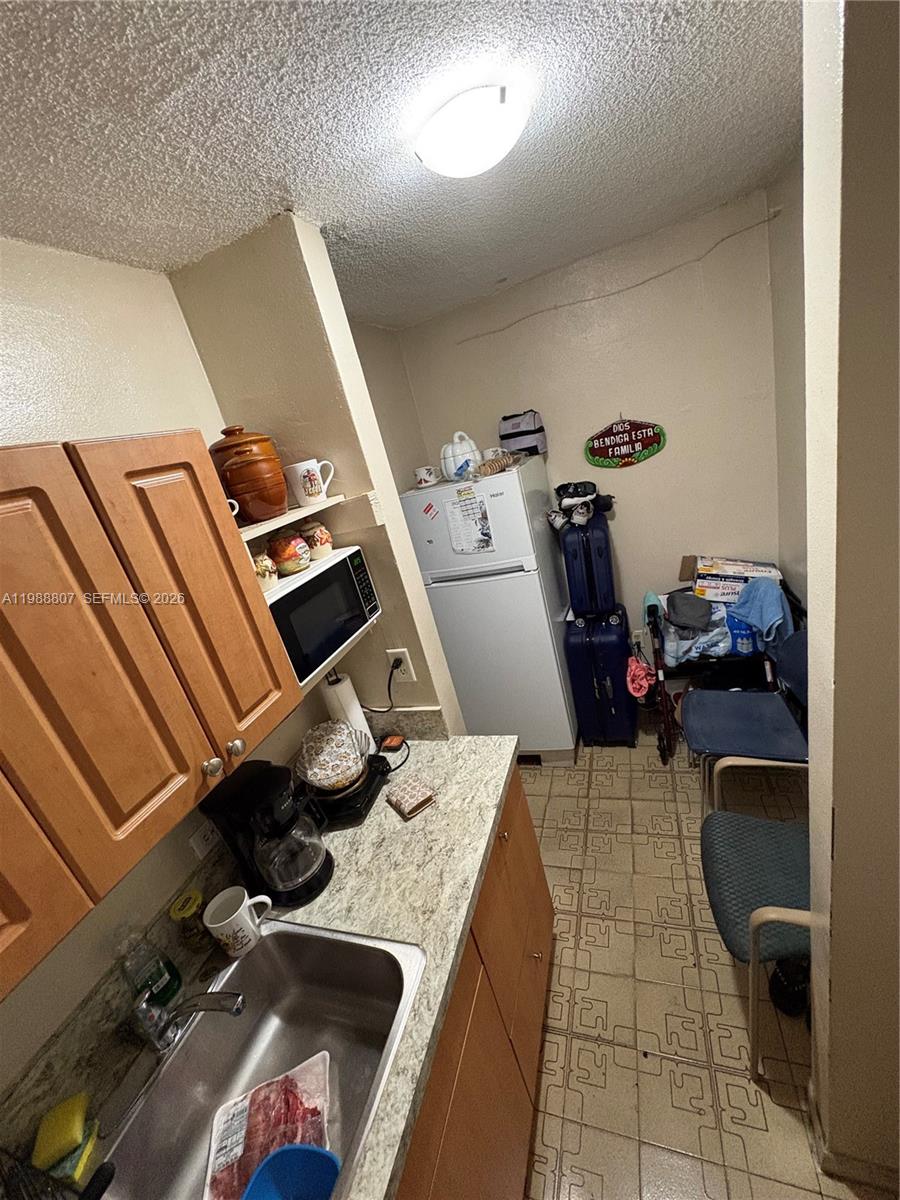 1950 W 56th St #2309D, Hialeah FL 33012