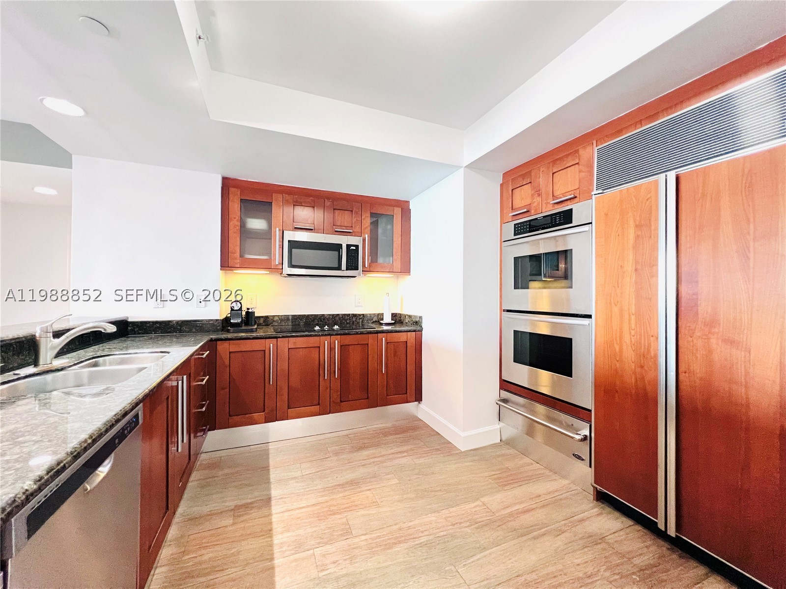 3301 NE 183rd St #905, Aventura FL 33160