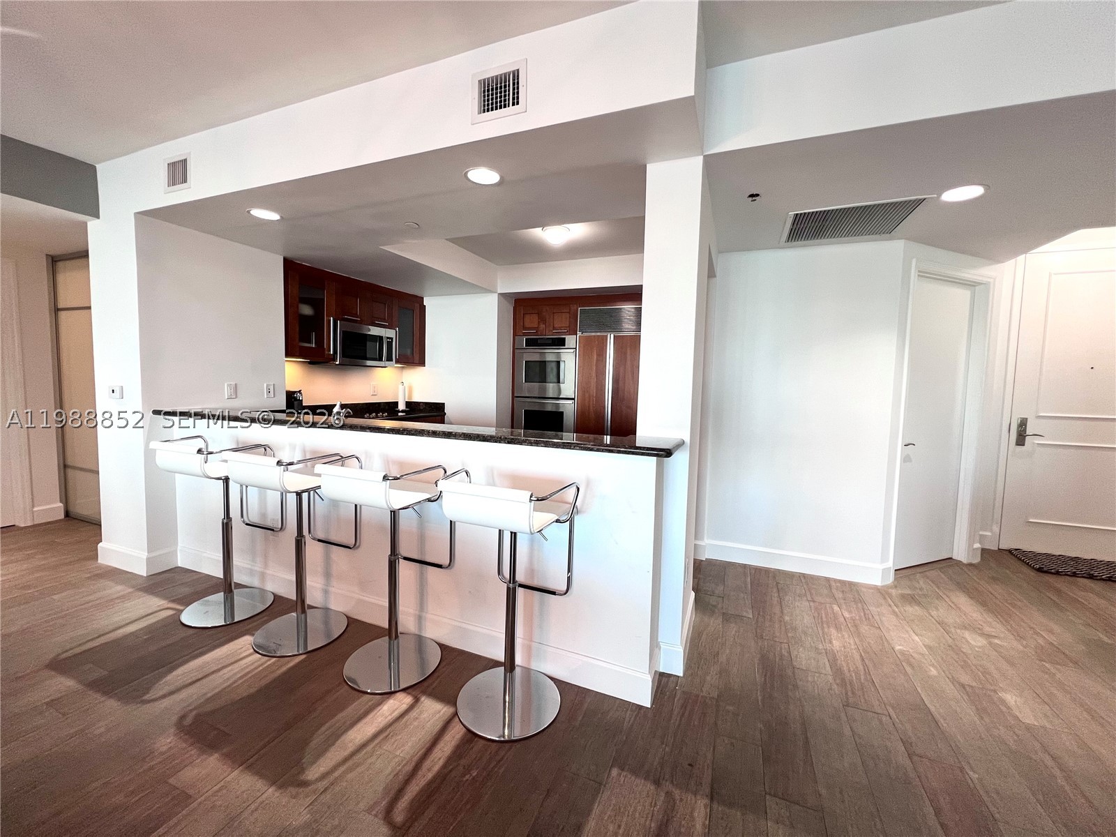 3301 NE 183rd St #905, Aventura FL 33160