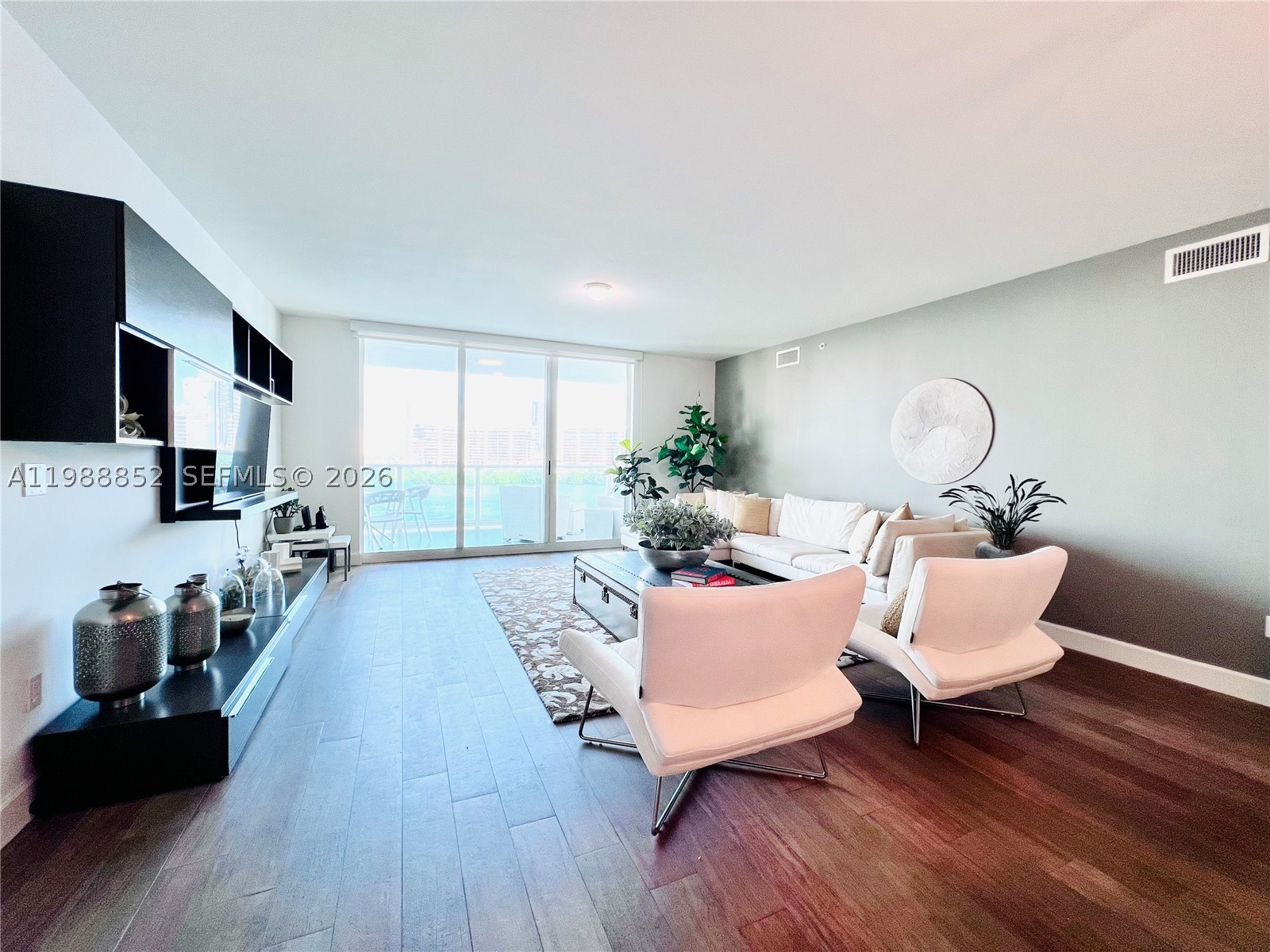 3301 NE 183rd St #905, Aventura FL 33160