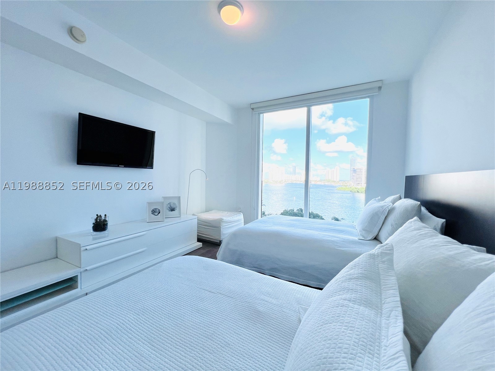 3301 NE 183rd St #905, Aventura FL 33160