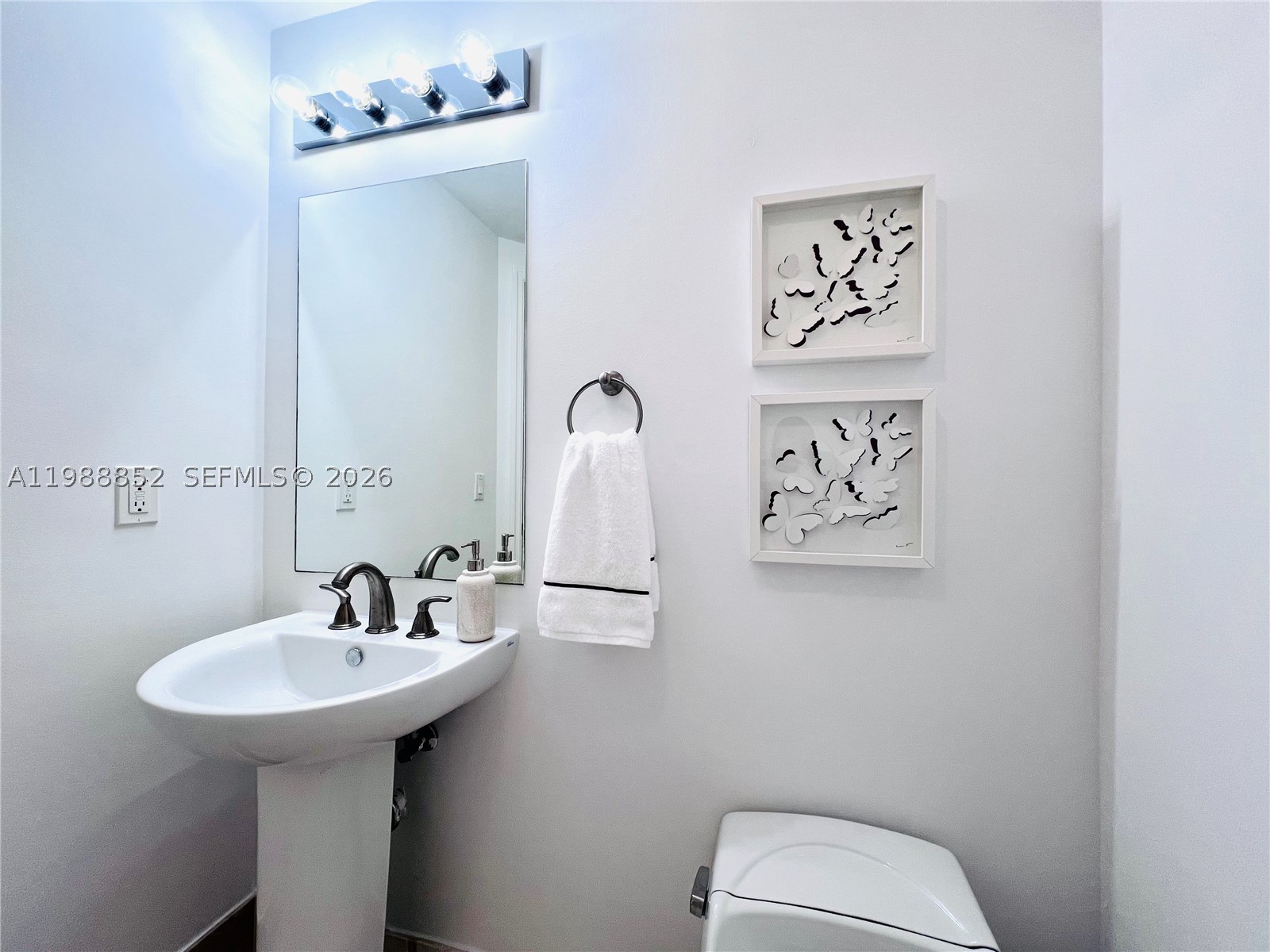 3301 NE 183rd St #905, Aventura FL 33160