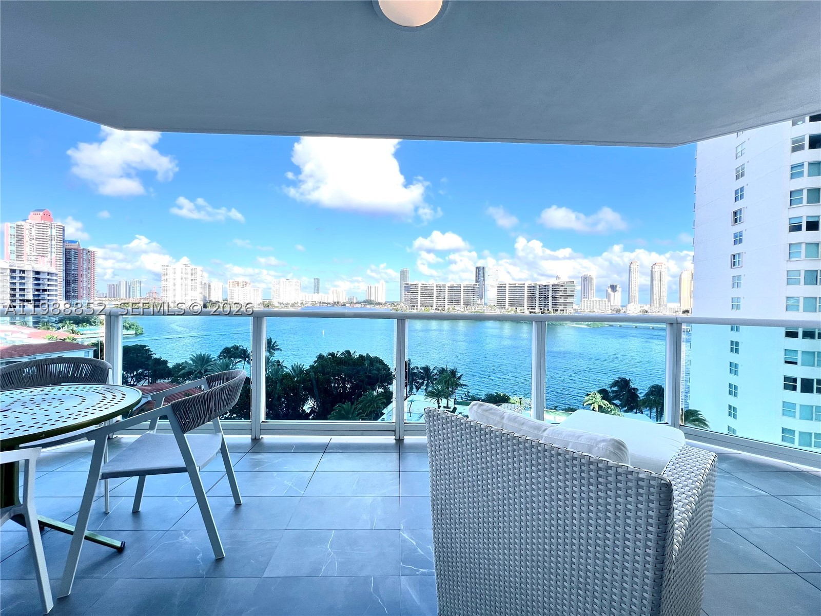 3301 NE 183rd St #905, Aventura FL 33160