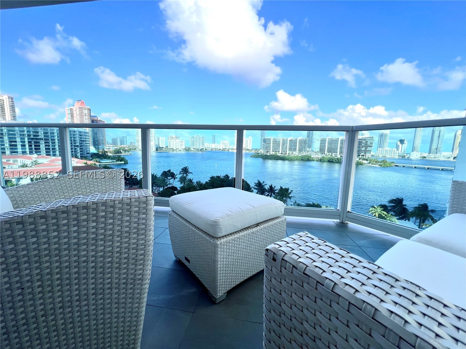 3301 NE 183rd St #905, Aventura FL 33160