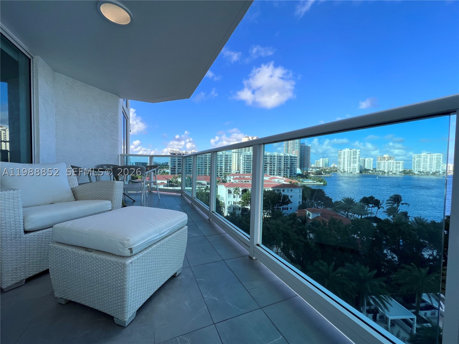 3301 NE 183rd St #905, Aventura FL 33160