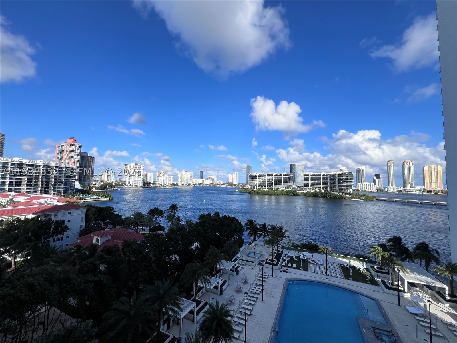 3301 NE 183rd St #905, Aventura FL 33160