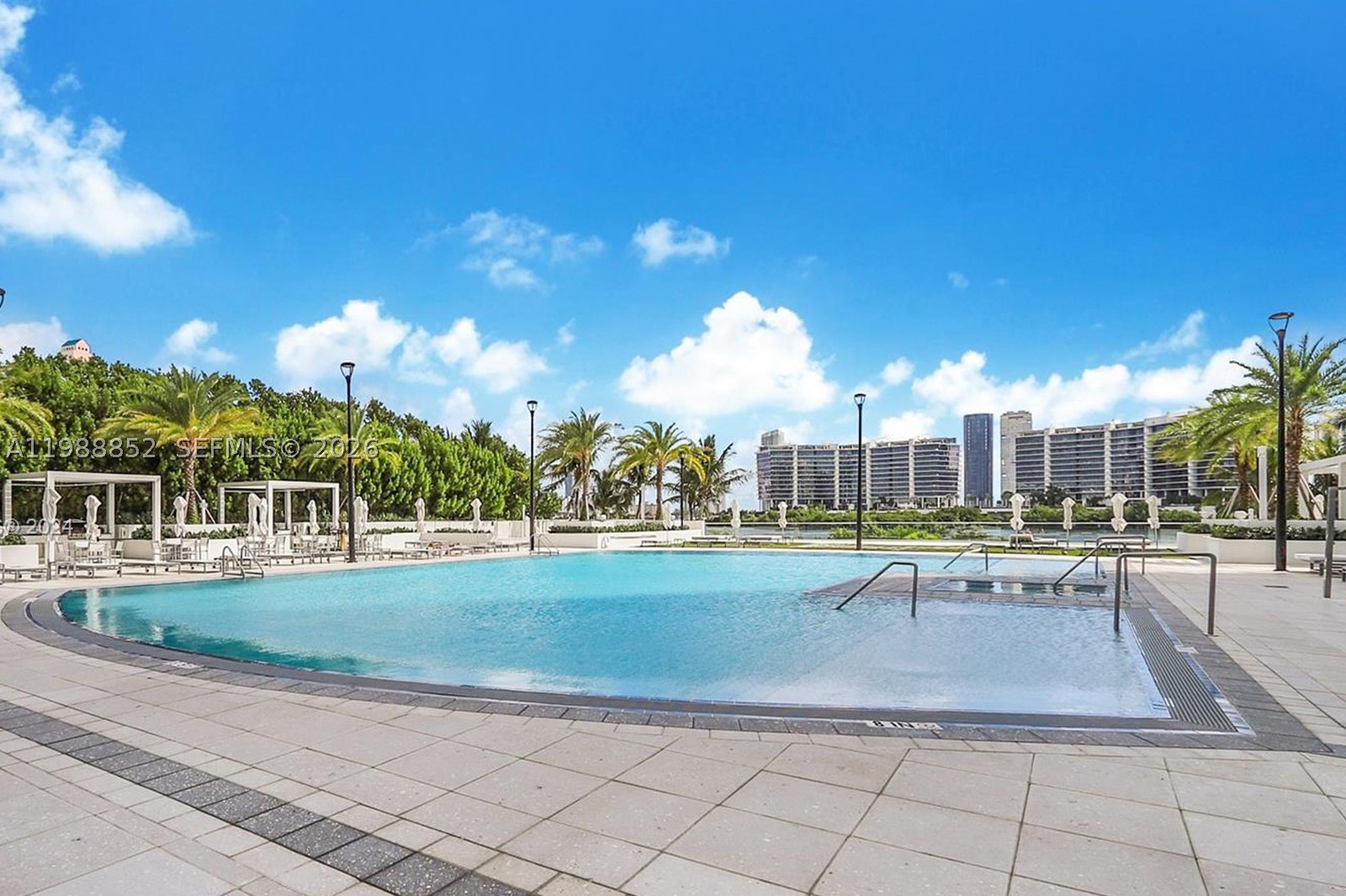 3301 NE 183rd St #905, Aventura FL 33160