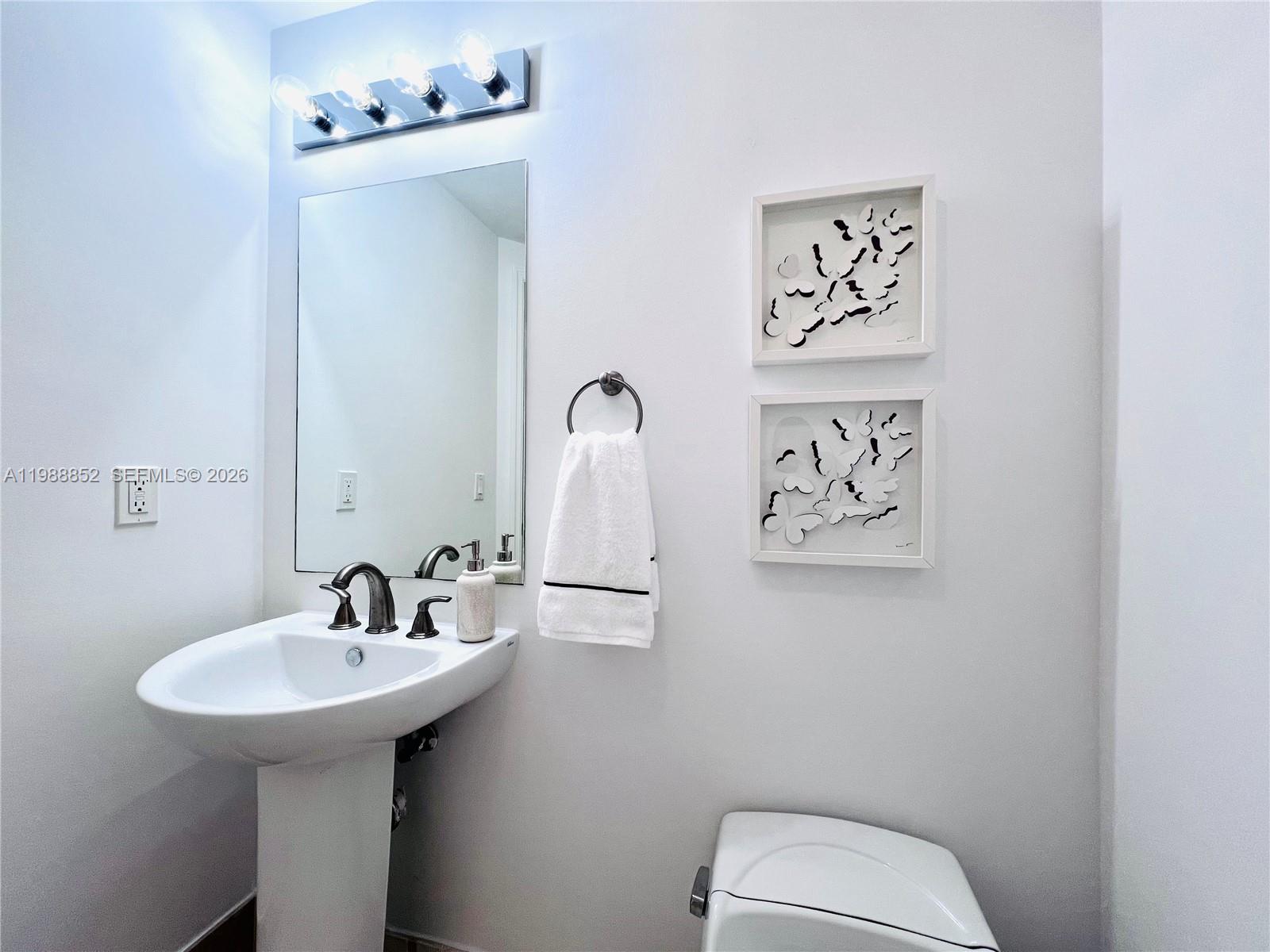3301 NE 183rd St #905, Aventura FL 33160